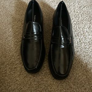 Floraheim Riva loafers. New in box. Size 8.5
